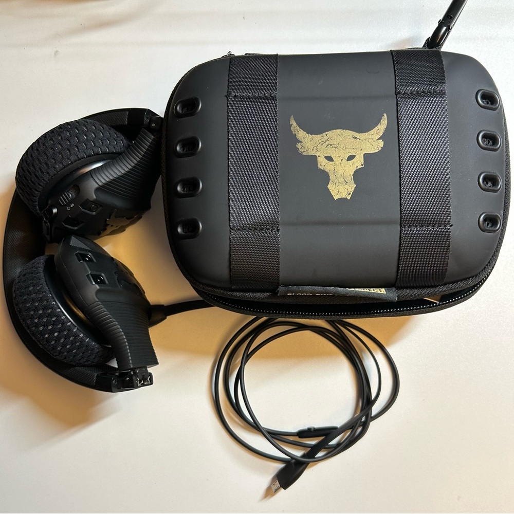 JBL Under Armour Sport Wireless On-Ear Headphone THE ROCK EDITION - Used - Picture 7 of 9